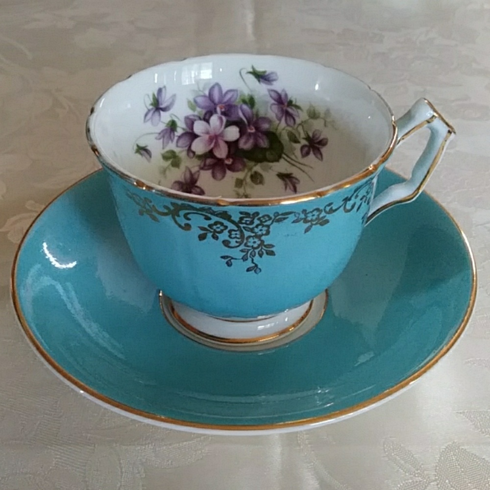 Vintage Aynsley Tea Cup n Saucer set .